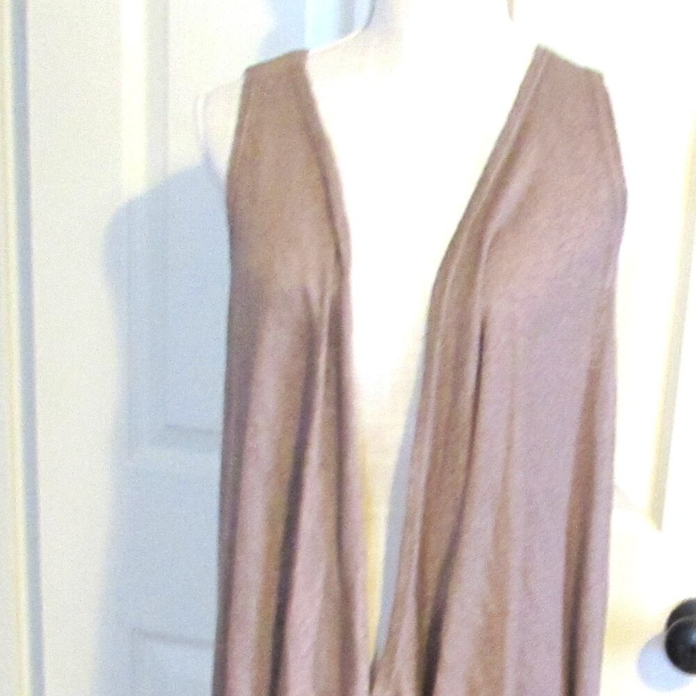 VERY J   Lightweight Sleeveless Duster Cardigan Size M
